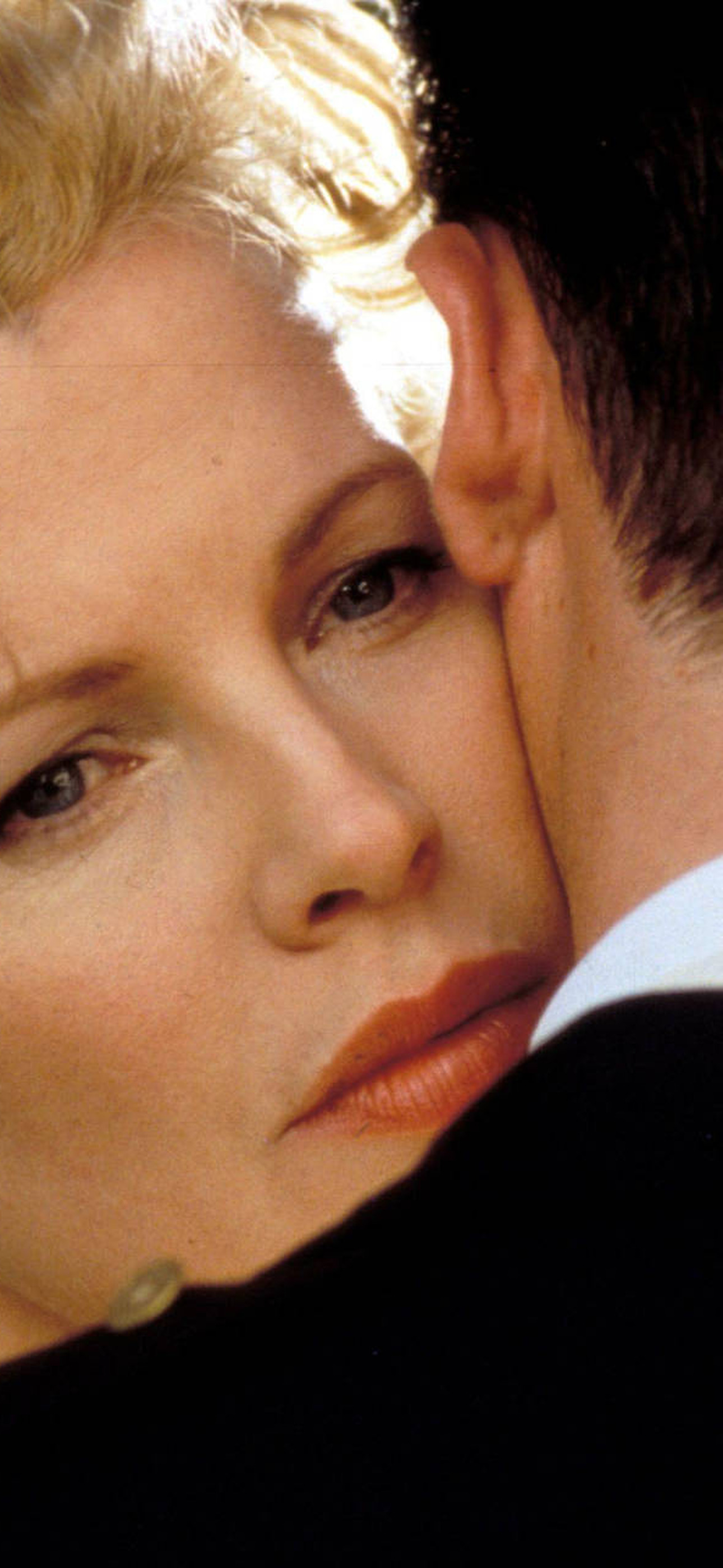 Kim Basinger with Guy Pearce