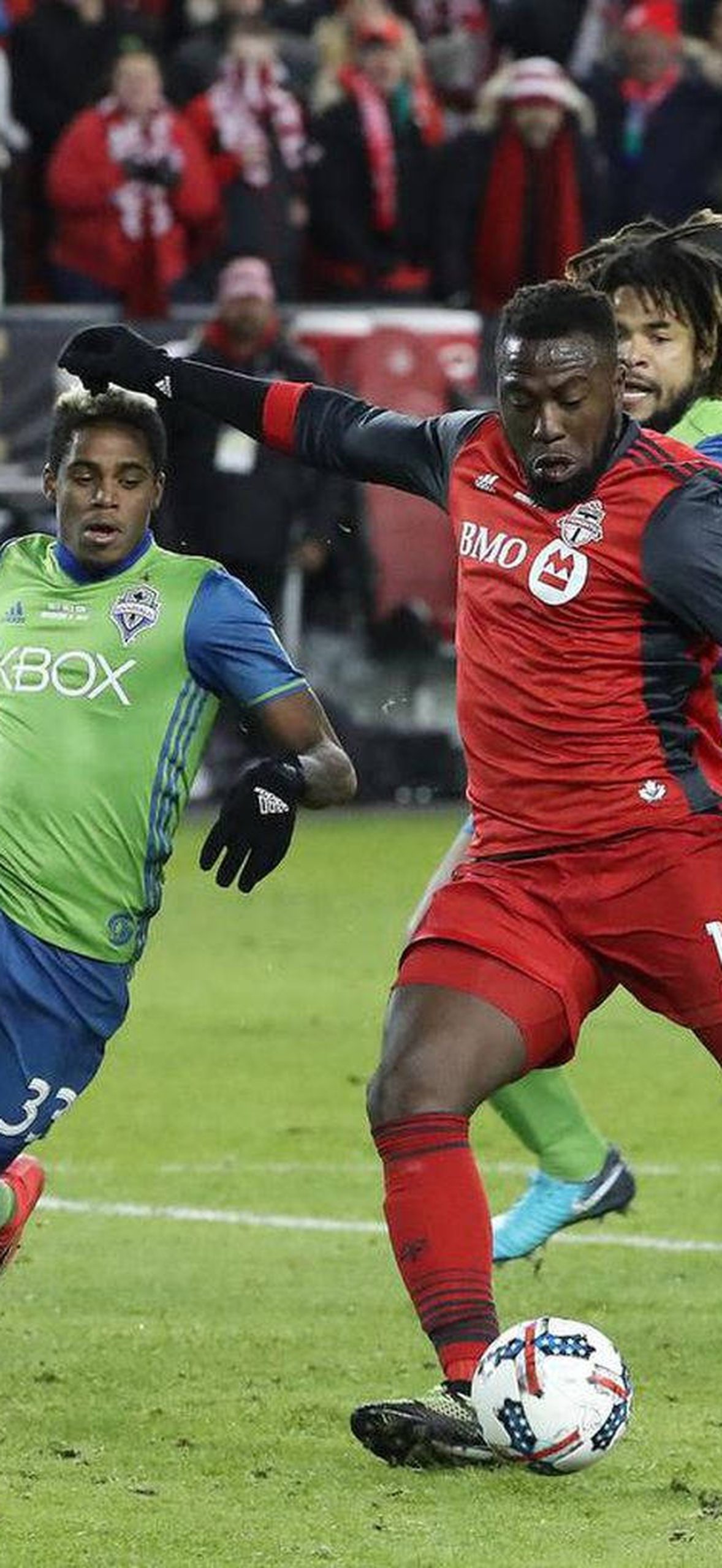 Jozy Altidore Kicking Soccer Ball 70wwasavitn4emii