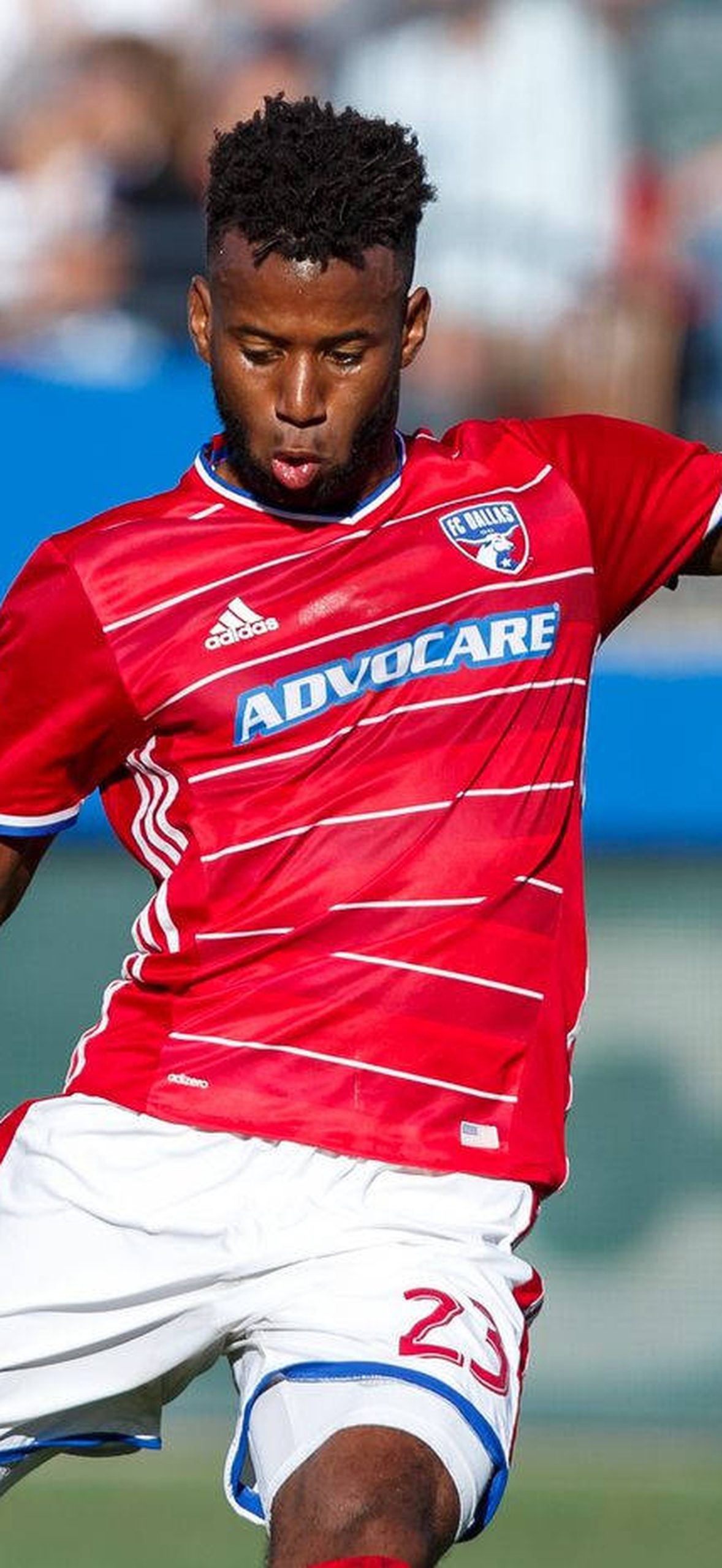 Kellyn Acosta Kicking Ball Dallas vs Philadelphia