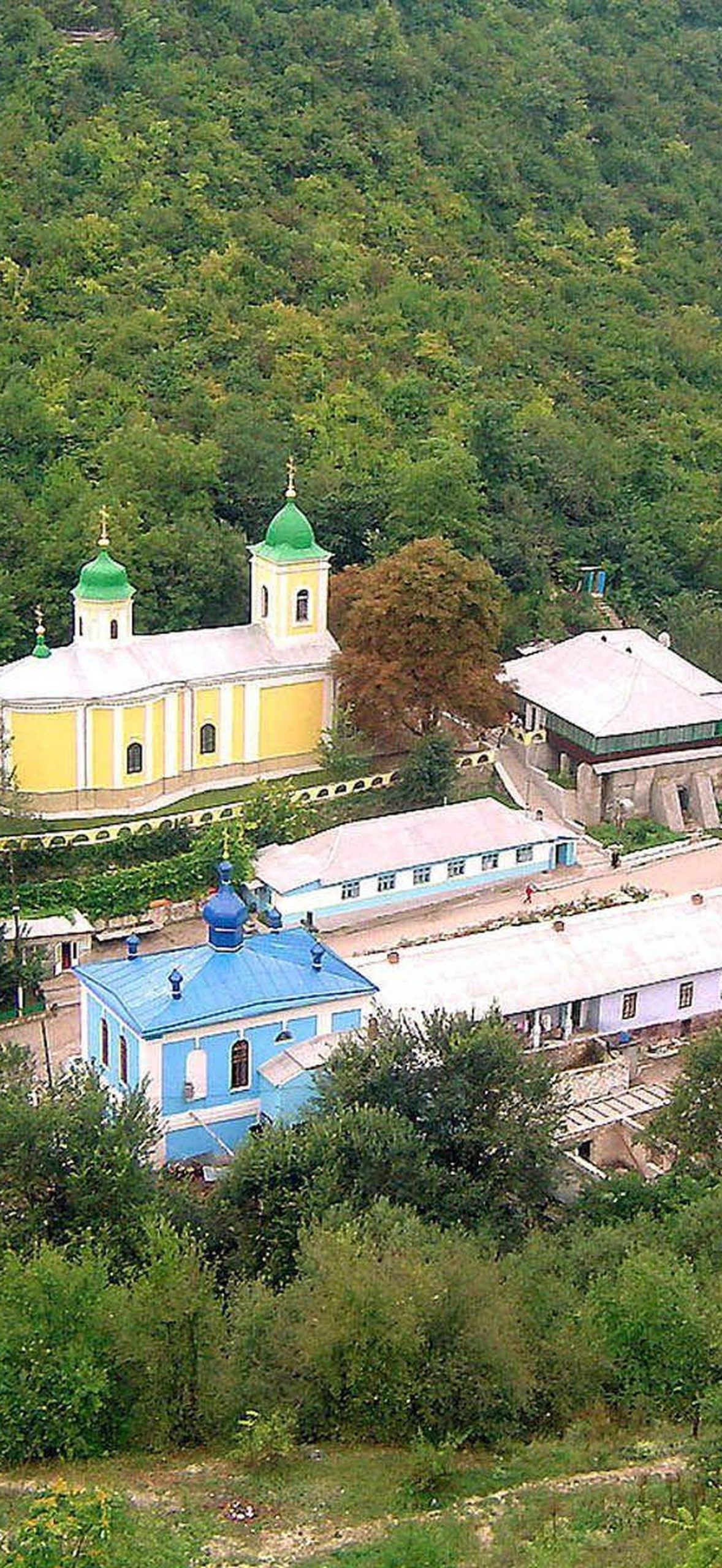 Multicolored Moldovas Castle Gox8ce6ymxlyetff
