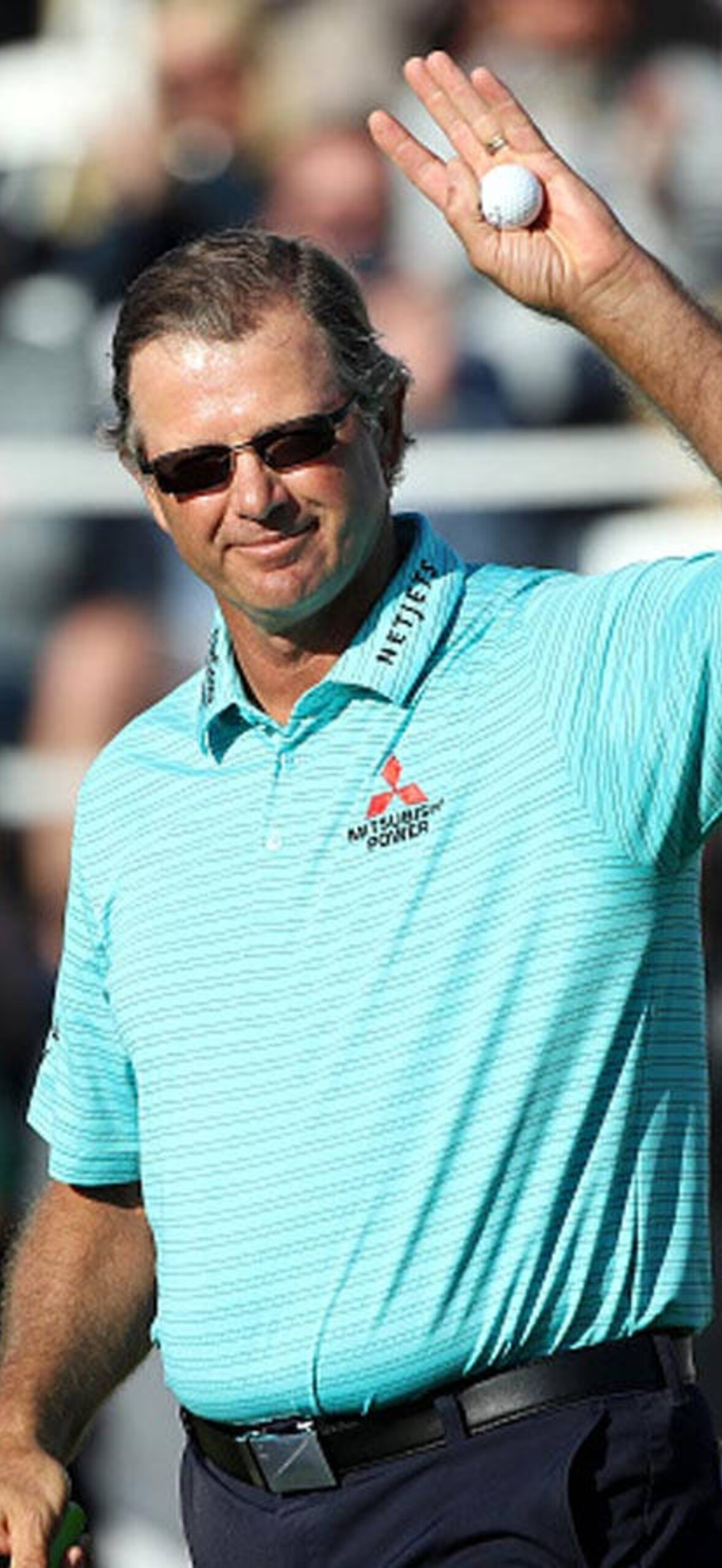 Retief Goosen Waves At The Crowd B80Byduirso7Soyc